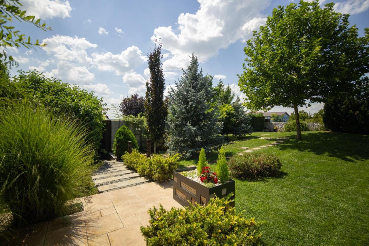 Kubiq Residence Giarmata Exteriér fotografie